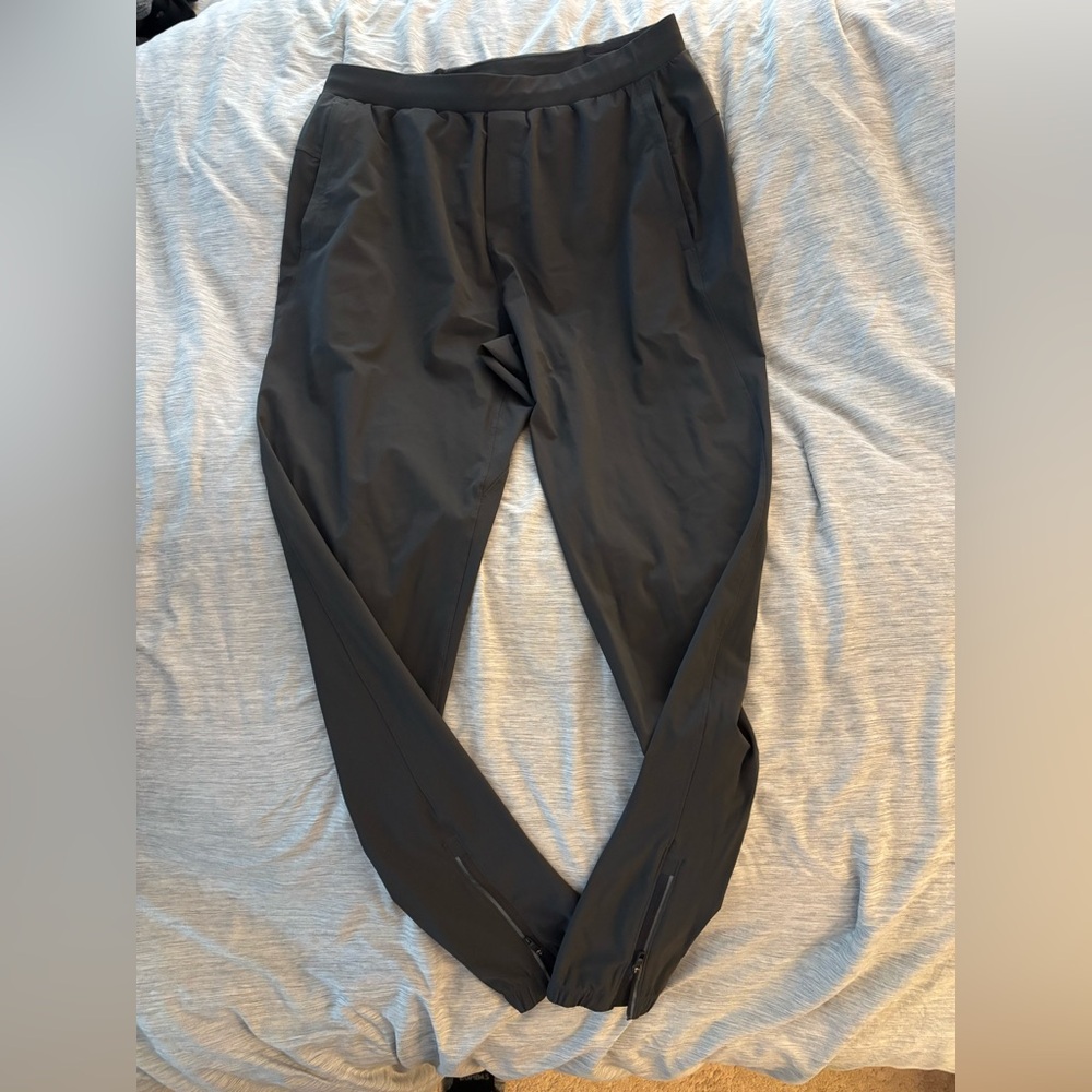 Men’s Lululemon L Tall Grey track pants